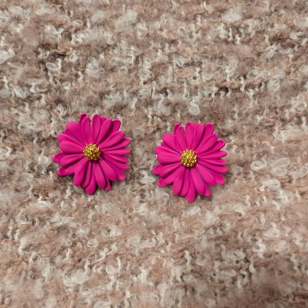 Anthropologie Daisy Post Cute Pink Flower Earrings NEW